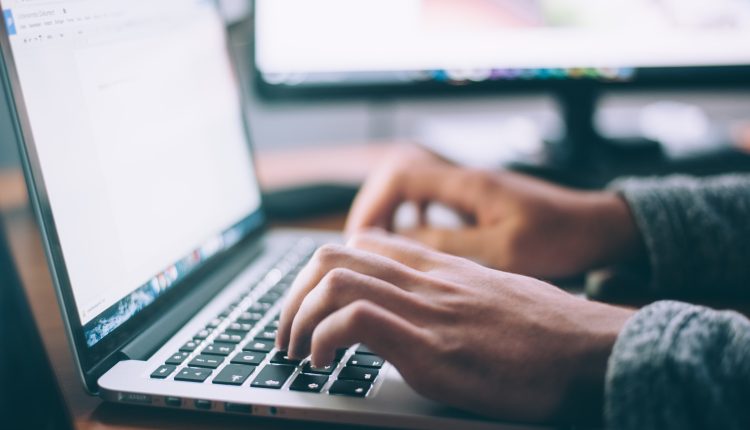 مواقع عربية للربح من مشاهدة الاعلانات تعرف على بعضها